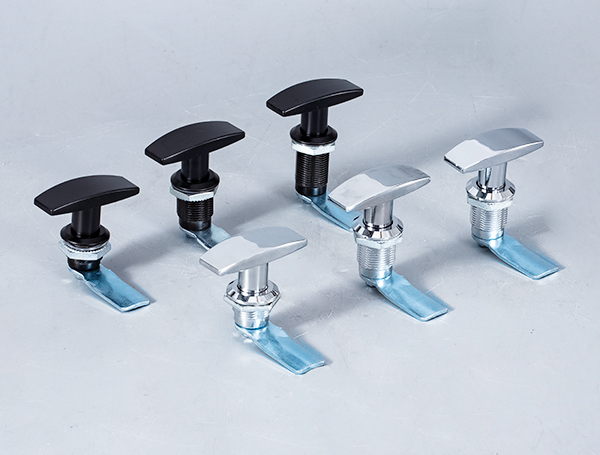 Damping hinges and fail-safe hinges – special features of hinges