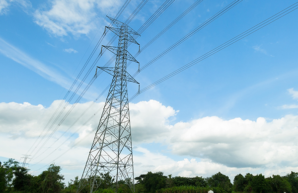 Can a self-healing low-voltage shunt capacitor turn a low voltage into a high voltage?