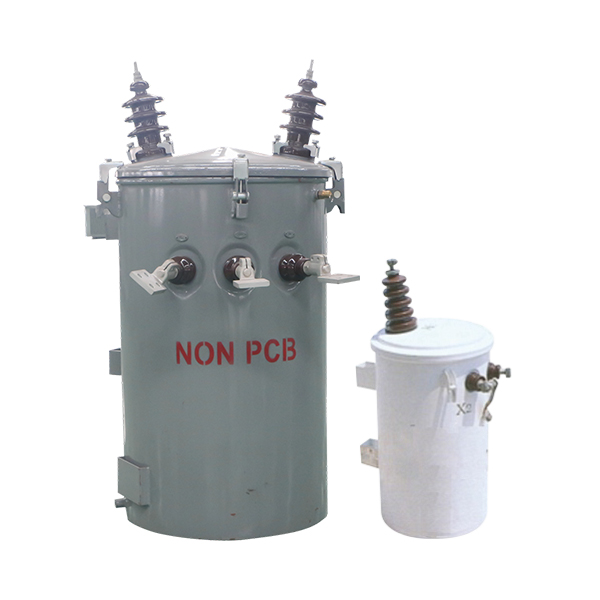 Single-phase pole mounted transformer